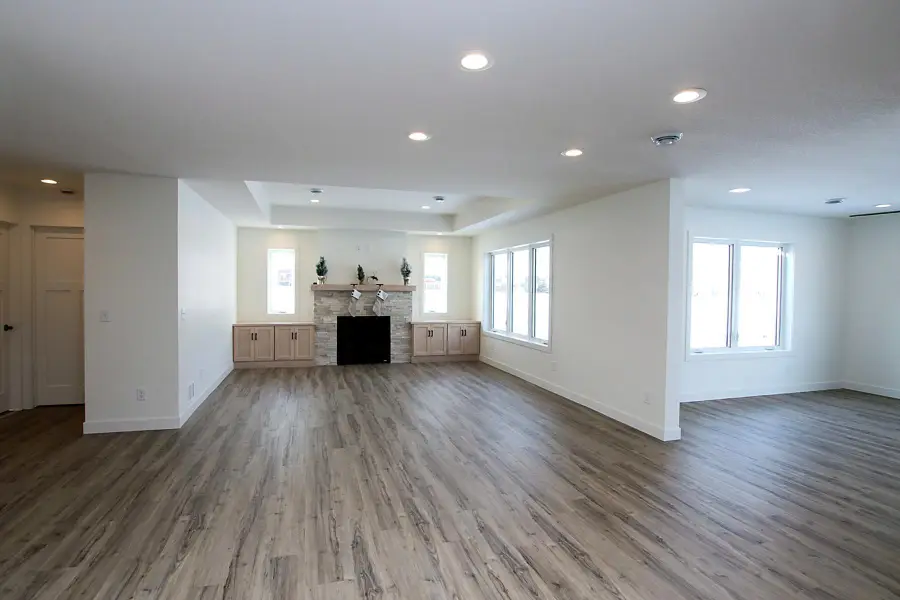 255 Eau Claire Avenue Se, Hutchinson, MN 55350 - Image #2