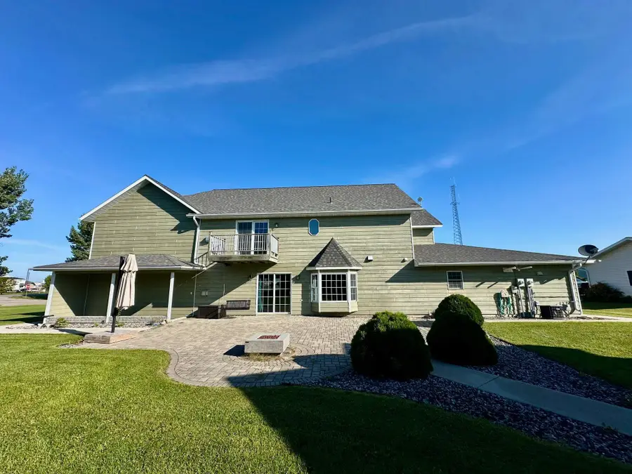 310 7th Street Sw, Roseau, MN 56751 - #3