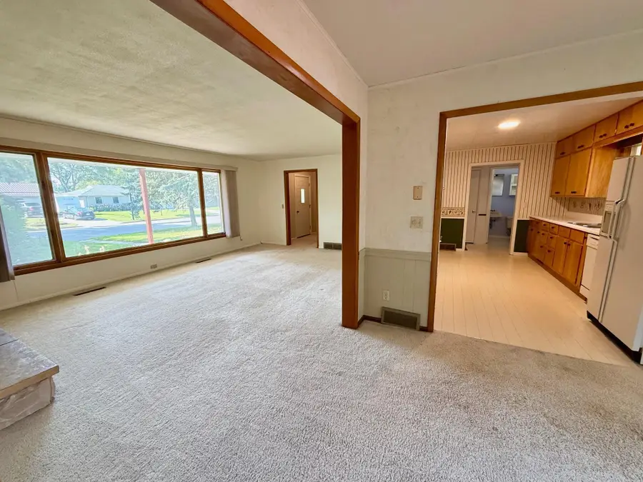 1010 Arnold Avenue N, Thief River Falls, MN 56701 - #2