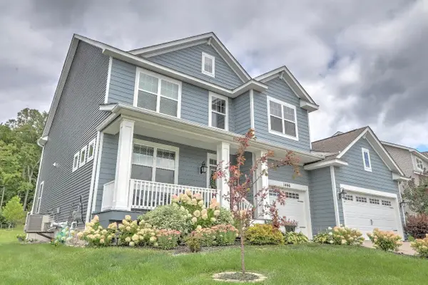 1466 Clover Preserve Lane, Chaska, MN 55318