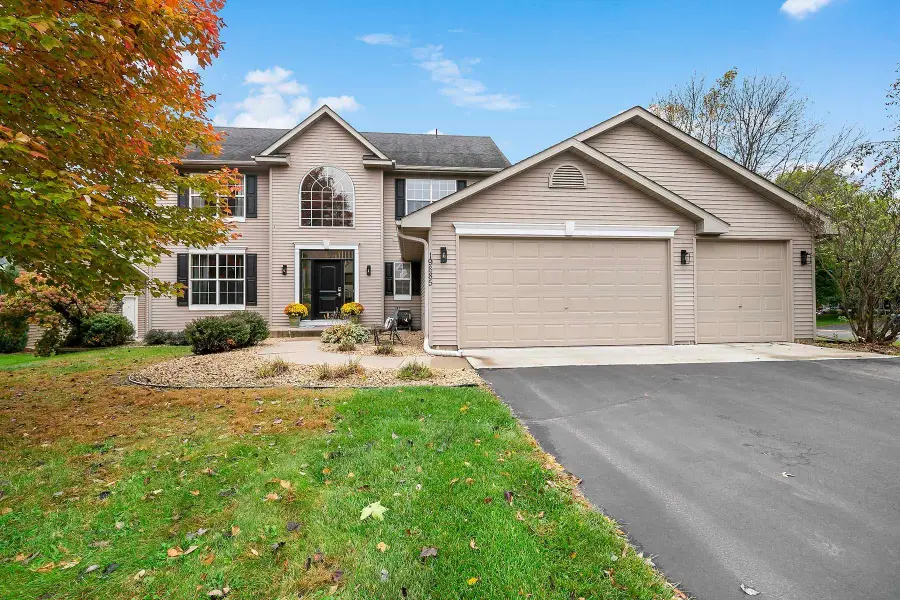 19885 Evensong Court, Farmington, MN 55024 - Image #2