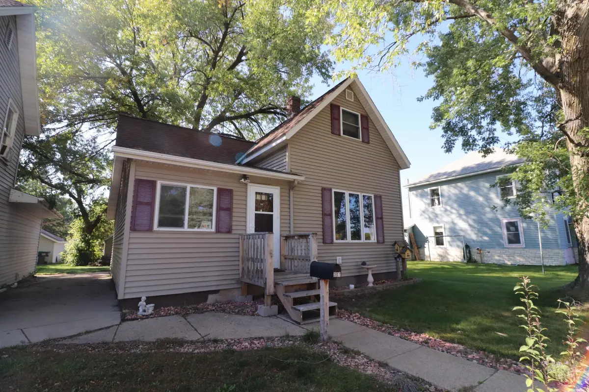 307 4th Avenue Se, Melrose, MN 56352 - Image #1