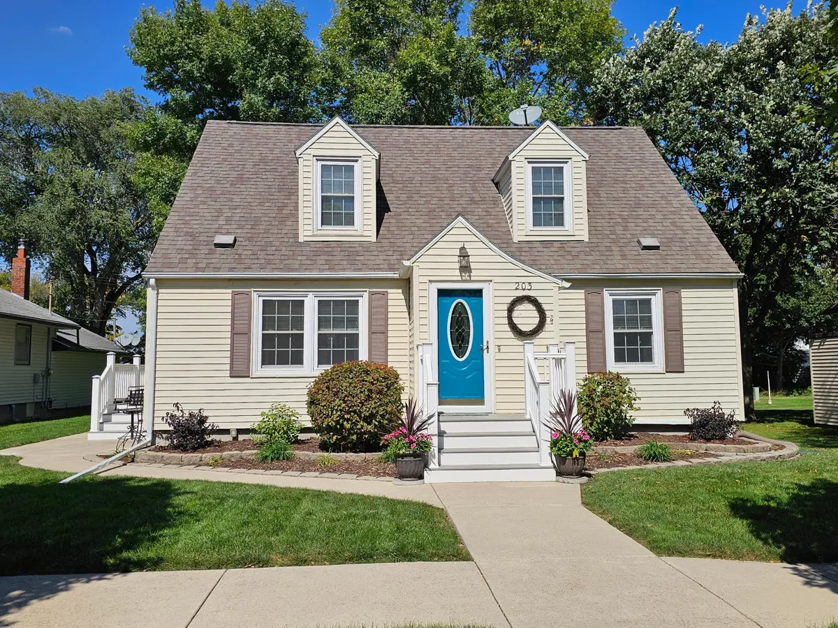 203 3rd Avenue E, Lamberton, MN 56152 - Image #1