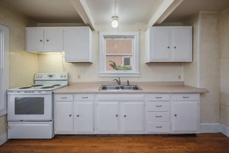 227 S Elm Street, Fairmont, MN 56031 - #3