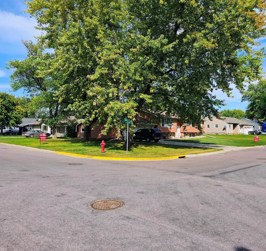 402 E 2nd Street N, Truman, MN 56088 - #3