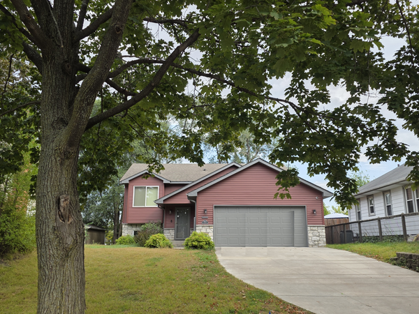 1012 Livingston Avenue, Saint Paul, MN 55118