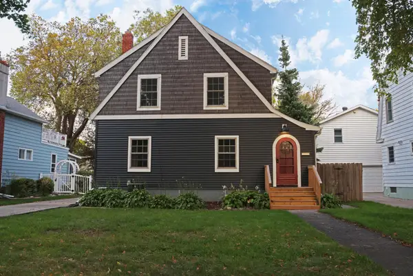 912 11th Street S, Moorhead, MN 56560