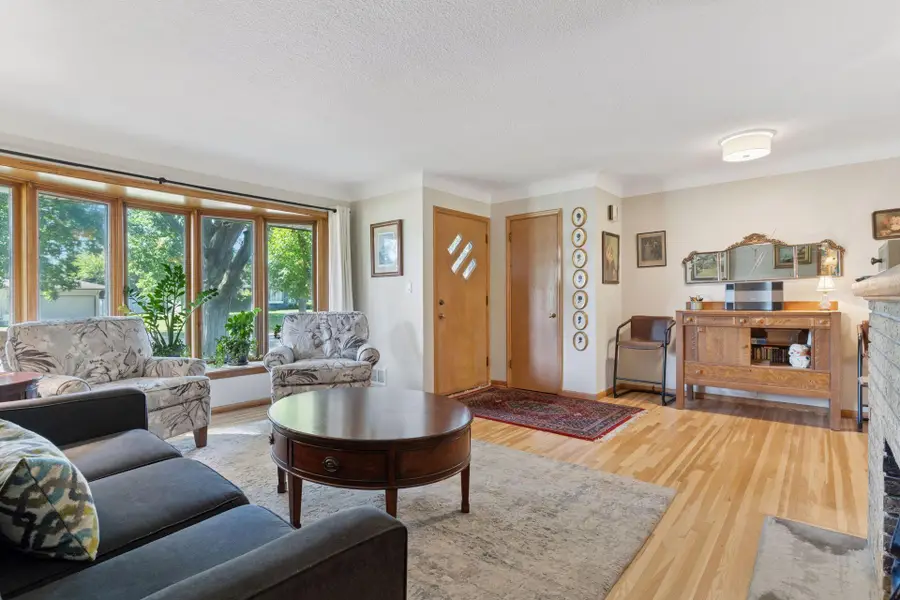 1459 Clarmar Avenue W, Roseville, MN 55113 - Image #2