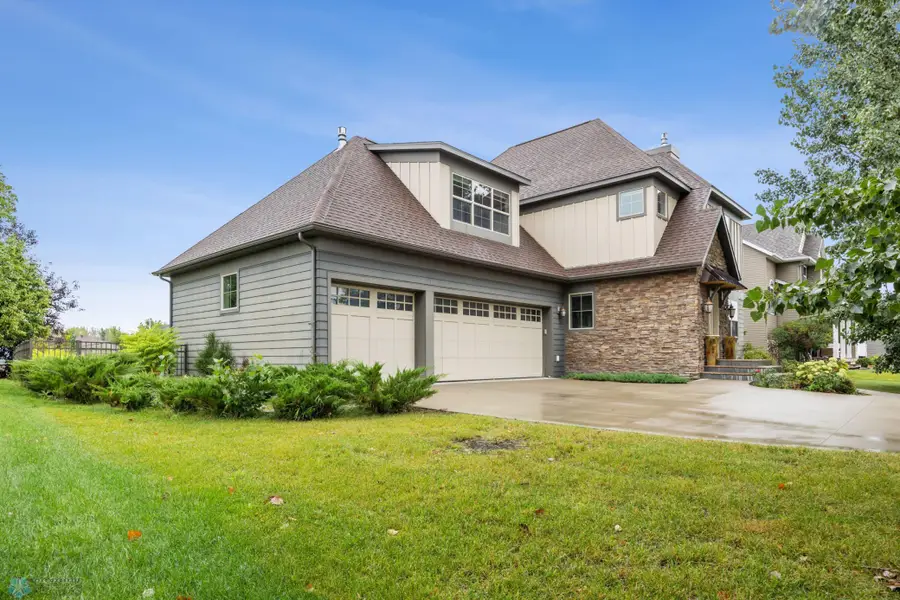 6028 Silverleaf Drive S, Fargo, ND 58104 - Image #2