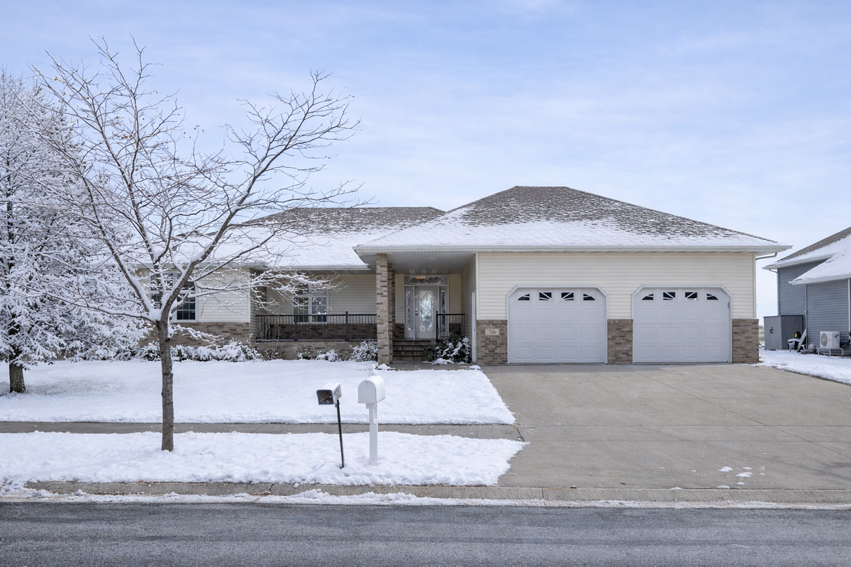 766 36th Street S, Moorhead, MN 56560 - #1