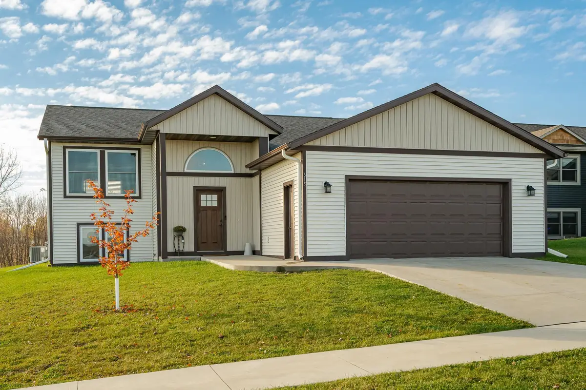 615 7th Avenue Ne, Plainview, MN 55964 - #1