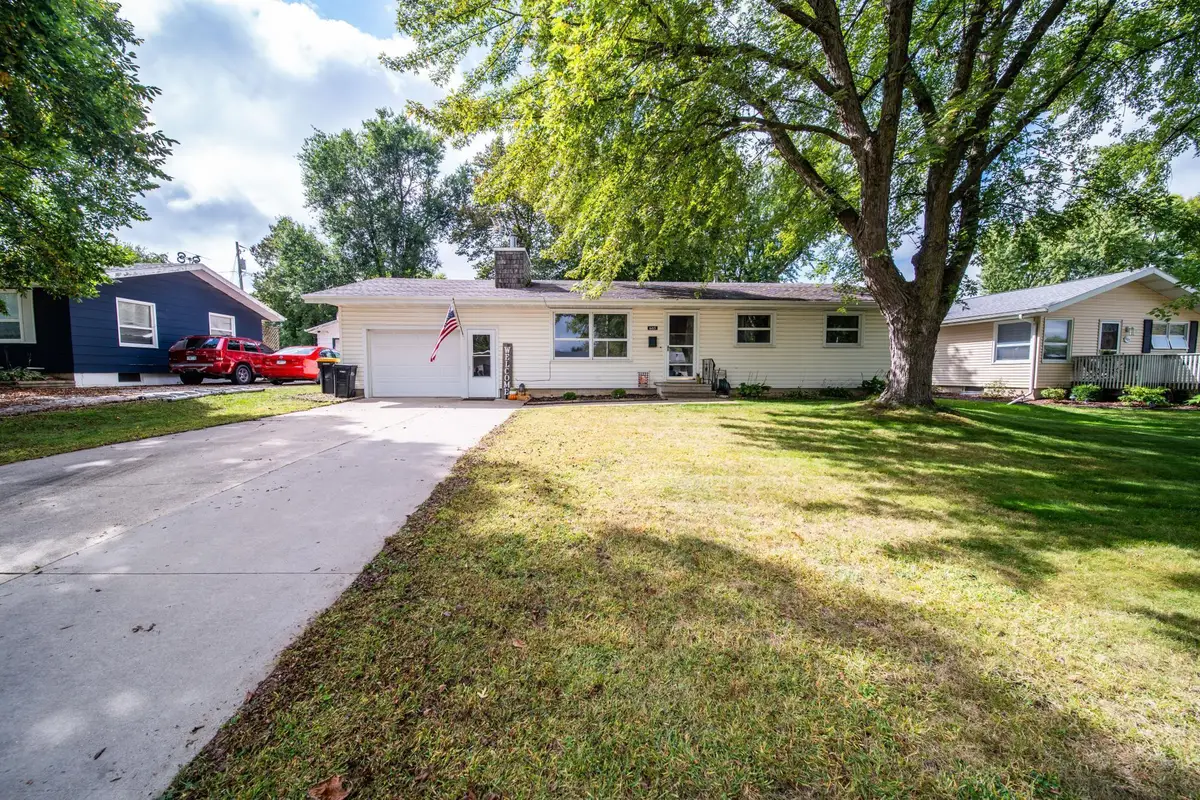 605 5th Avenue Ne, Stewartville, MN 55976 - #1