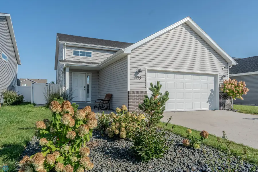 2733 Divide Street W, West Fargo, ND 58078 - Image #2