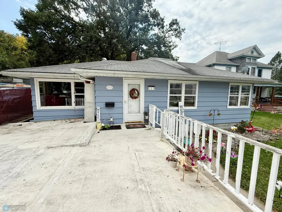 237 Viking Drive, Valley City, ND 58072 - Image #2
