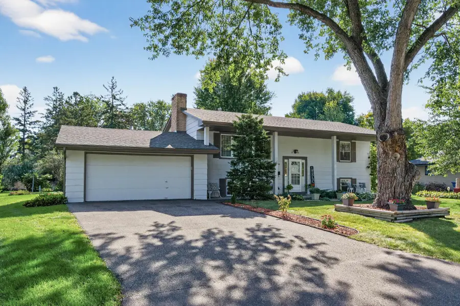 2460 Xylon Avenue N, Minneapolis, MN 55427 - #2