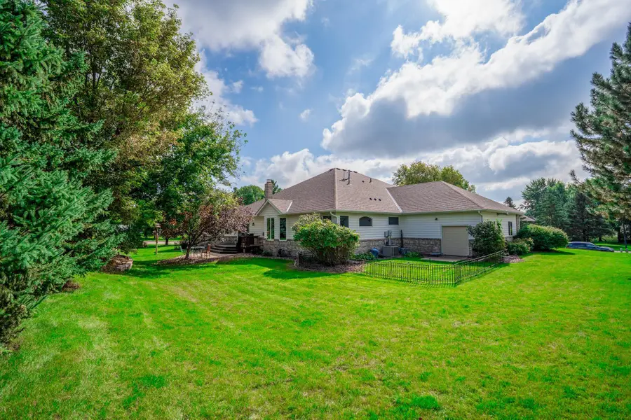 308 Country Club Drive Ne, Willmar, MN 56201 - Image #3