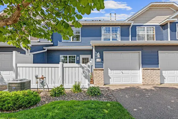 422 Hickory Lane N, Saint Paul, MN 55128