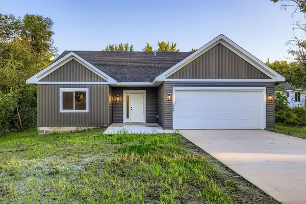 2557 County Rd I, Mounds View, MN 55112