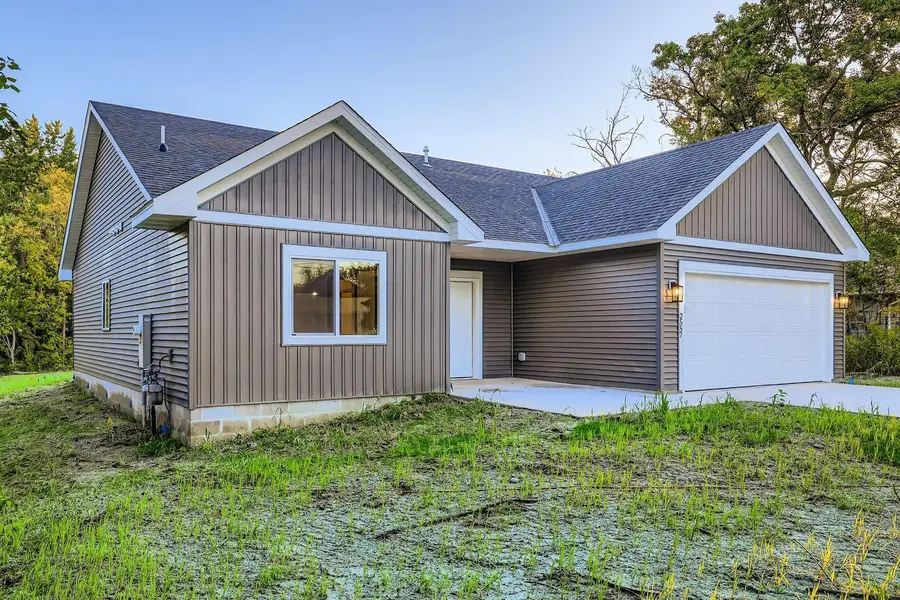 2557 County Rd I, Mounds View, MN 55112 - #2