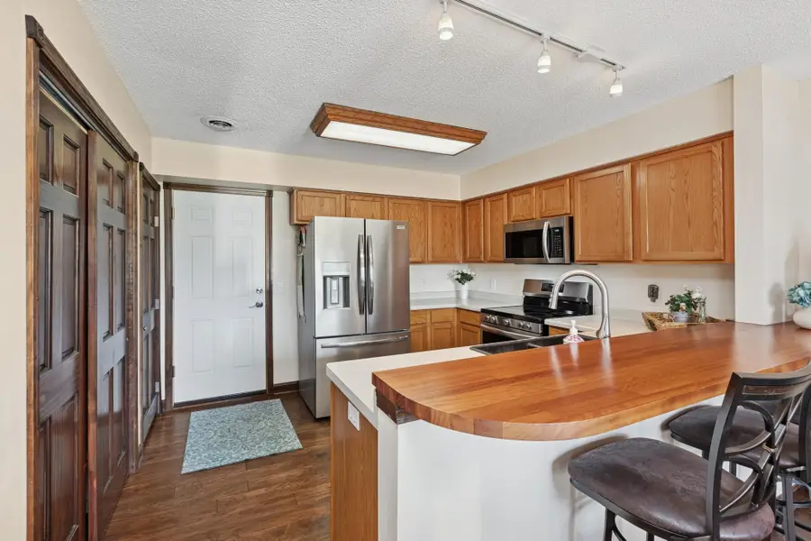 15682 Fjord Avenue, Apple Valley, MN 55124 - Image #2