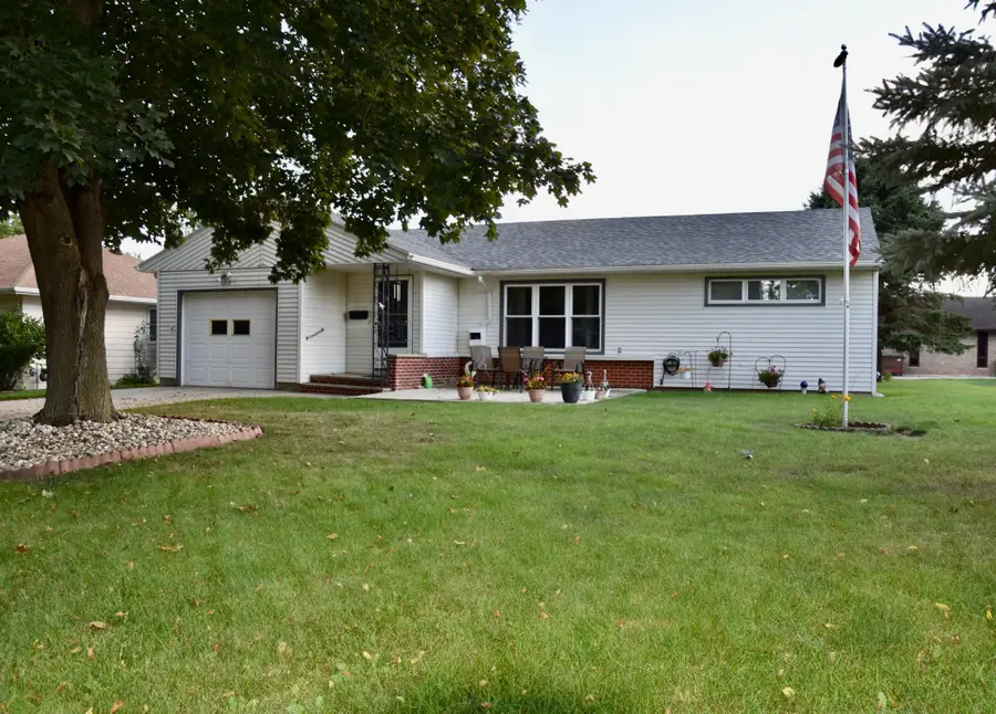 1015 5th Place, Sibley, IA 51249 - Image #2