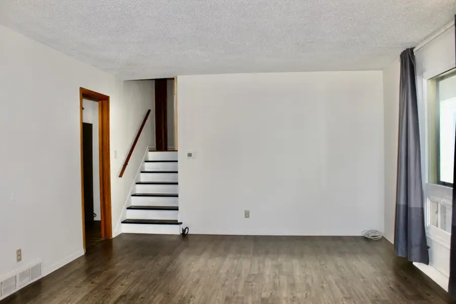 756 Rose Avenue E, Saint Paul, MN 55106 - Image #2