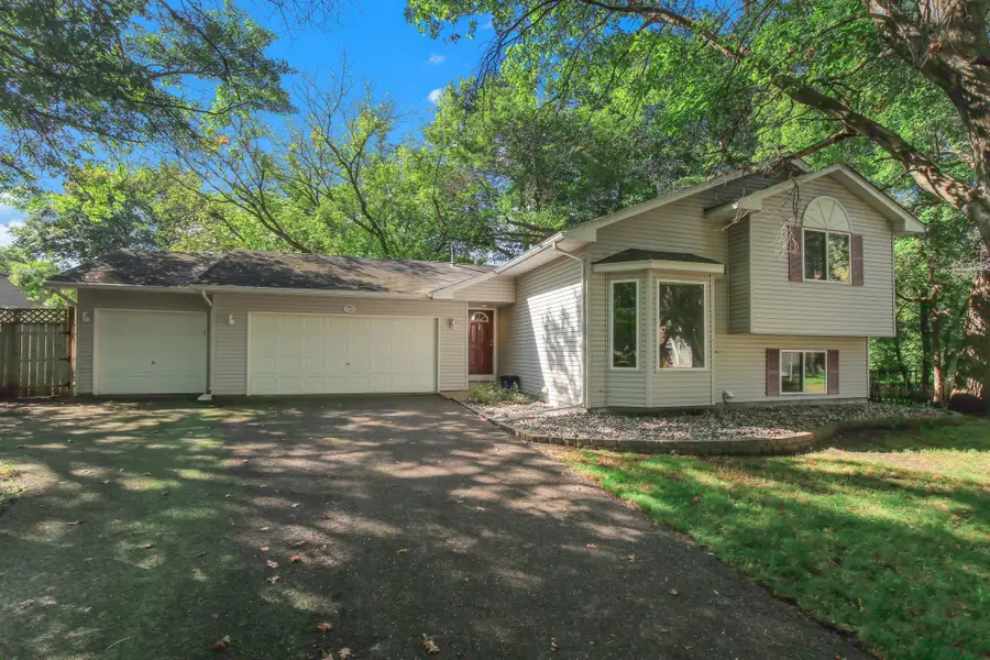 11852 Yellow Pine Street Nw, Coon Rapids, MN 55448 - Image #2