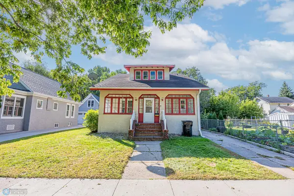 1118 8th Avenue S, Fargo, ND 58103