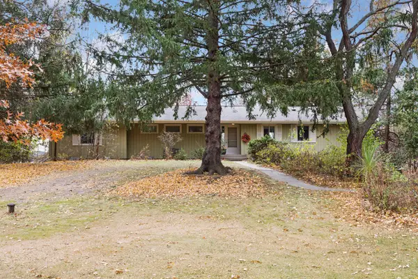 26 Duck Pass Road, Saint Paul, MN 55127