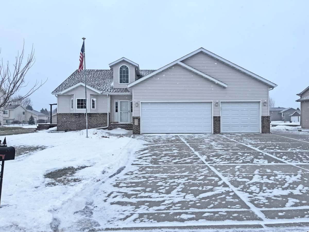 512 9th Street Ne, Dilworth, MN 56529 - Image #1