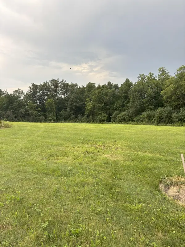 1961 Lexington Lane, North Mankato, MN 56003