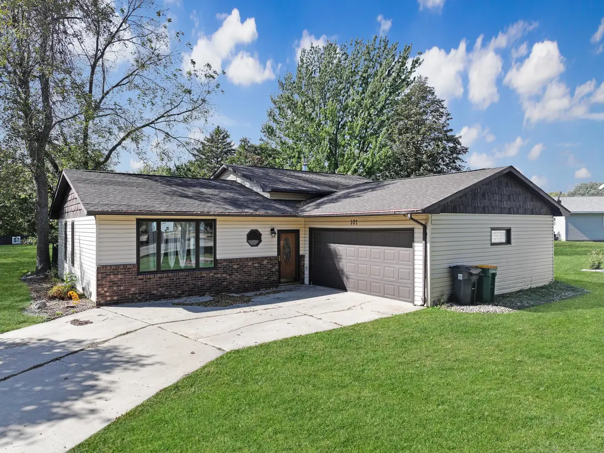 101 Parkview Drive, Lake Benton, MN 56149 - Image #1