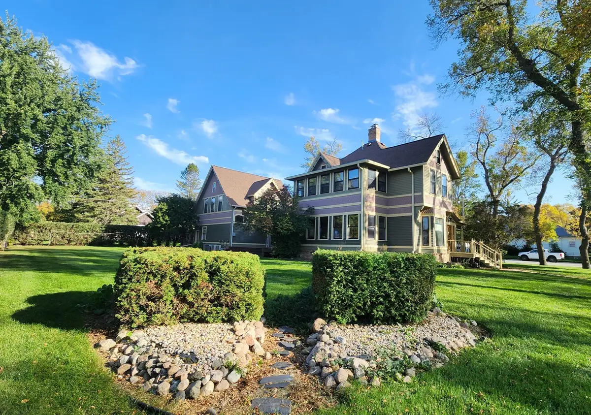 919 3rd Avenue Sw, Pipestone, MN 56164 - #1