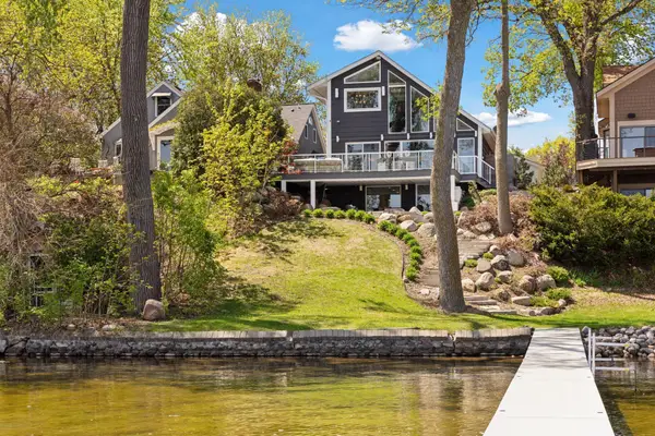 176 Peninsula Road, Minneapolis, MN 55441