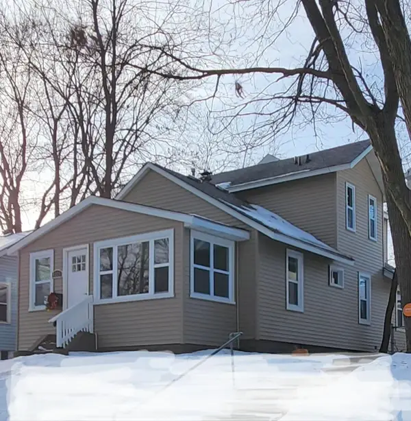 4228 5th Street Ne, Minneapolis, MN 55421