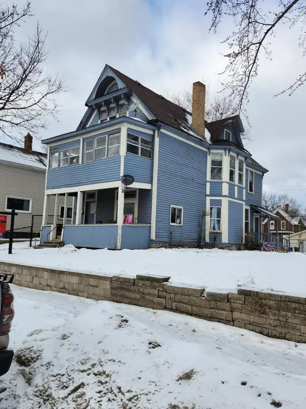 395 Thomas Avenue, Saint Paul, MN 55103