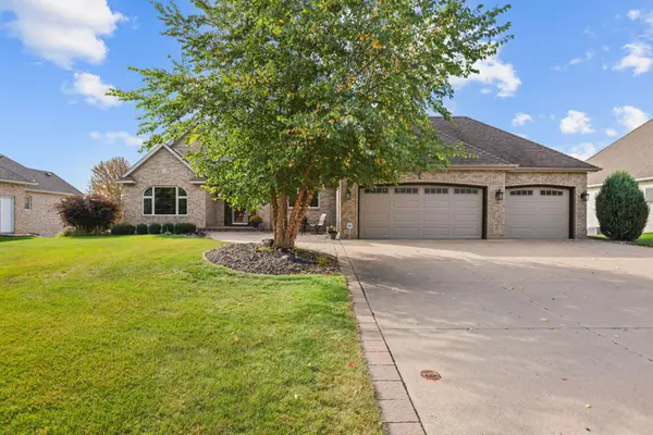 3151 Bent Tree Hills Drive, New Brighton, MN 55112
