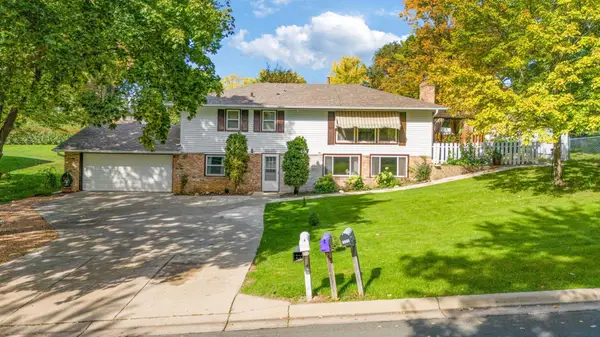 2104 W 140th Street, Burnsville, MN 55337