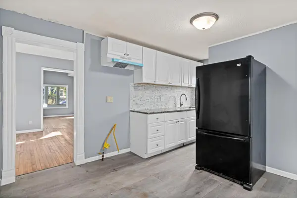 1098 Woodbridge Street, Saint Paul, MN 55117