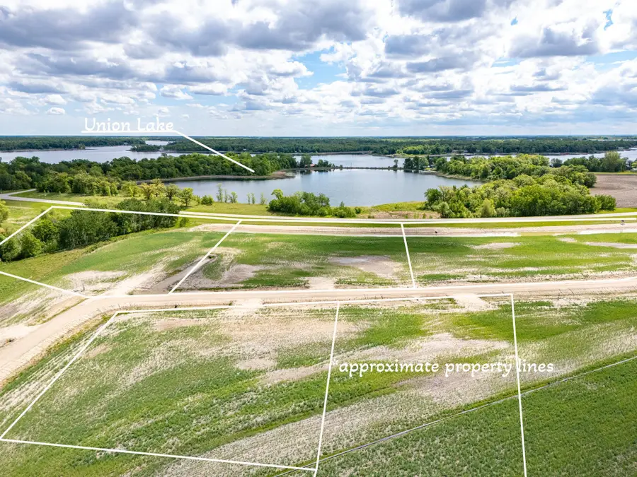 7 Lainey Lane Nw, Erskine, MN 56535 - Image #2