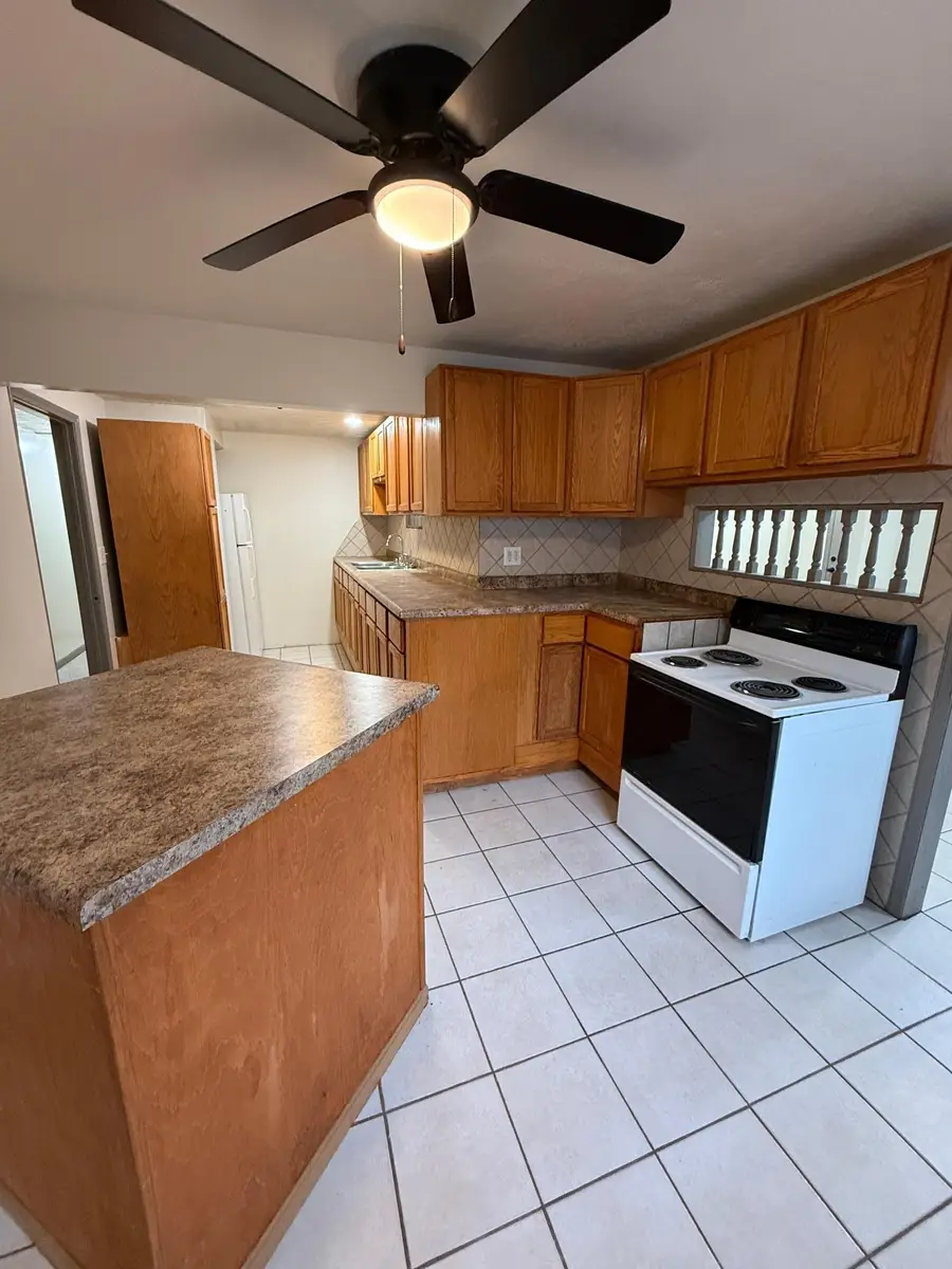 606 E Main Street, Marshall, MN 56258 - Image #2