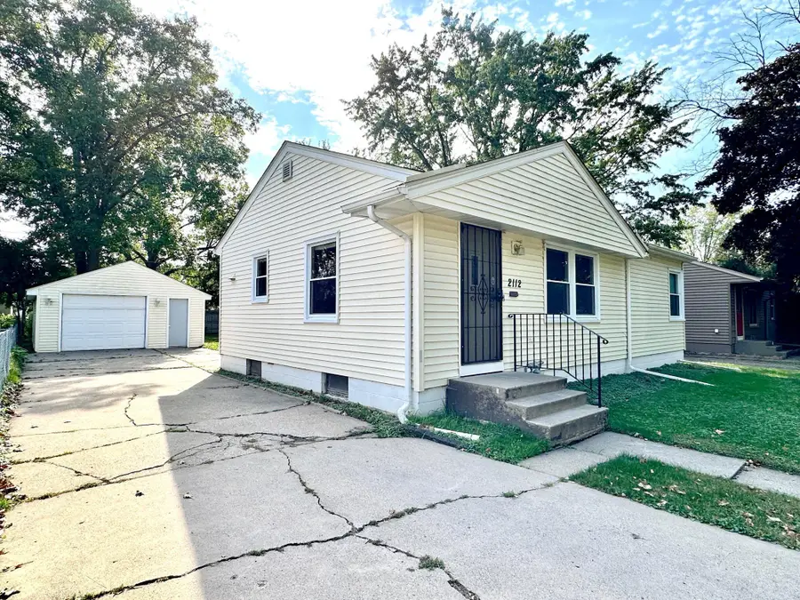 2112 Cottage Avenue E, Saint Paul, MN 55119 - Image #2