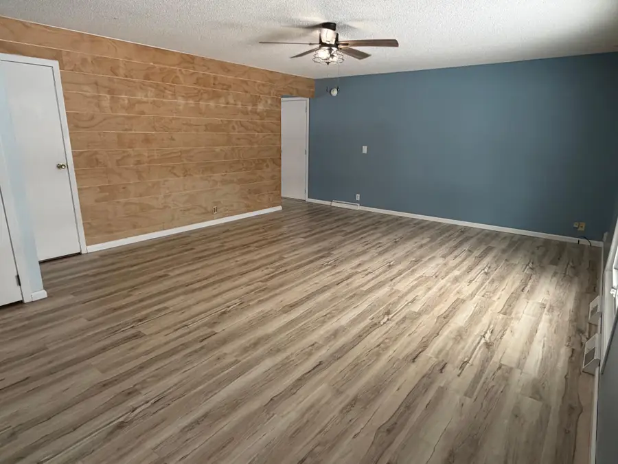 724 Southview Drive Sw, Hutchinson, MN 55350 - Image #2