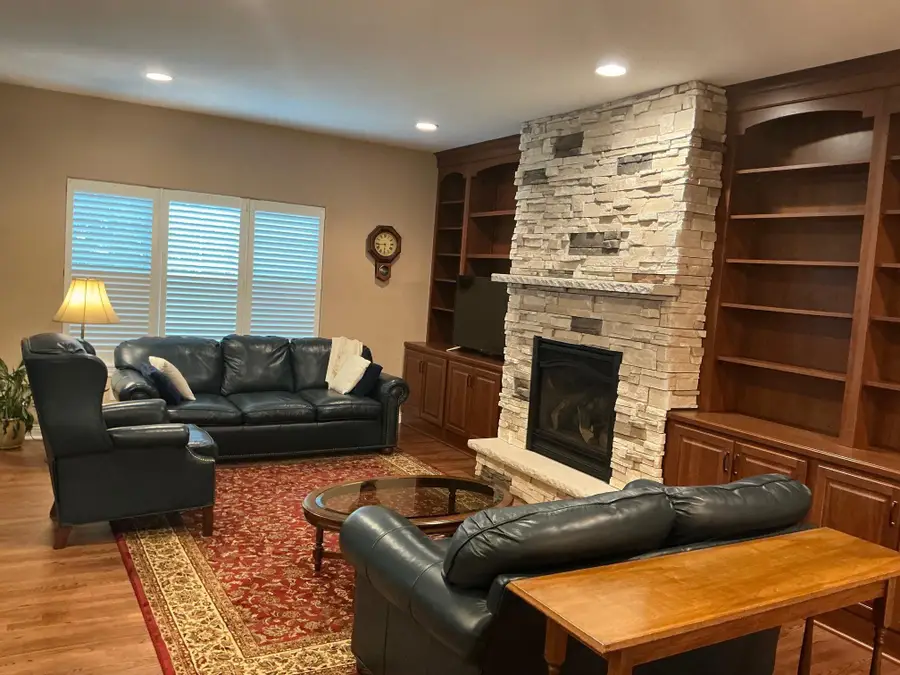 3274 James Lane Ne, Rochester, MN 55906 - #3