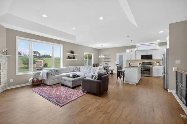 875 Golfview Avenue, Zumbrota, MN 55992