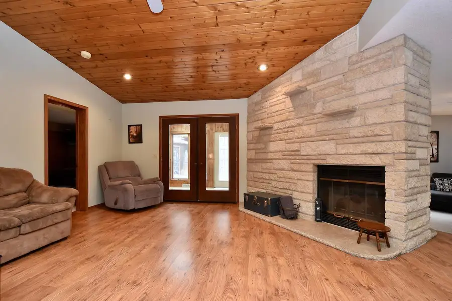 386 Pleasant Hill Drive, Winona, MN 55987 - Image #2