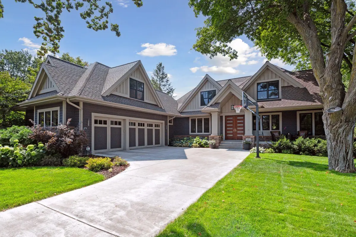 154 Babcock Lane, Wayzata, MN 55391 - Image #1