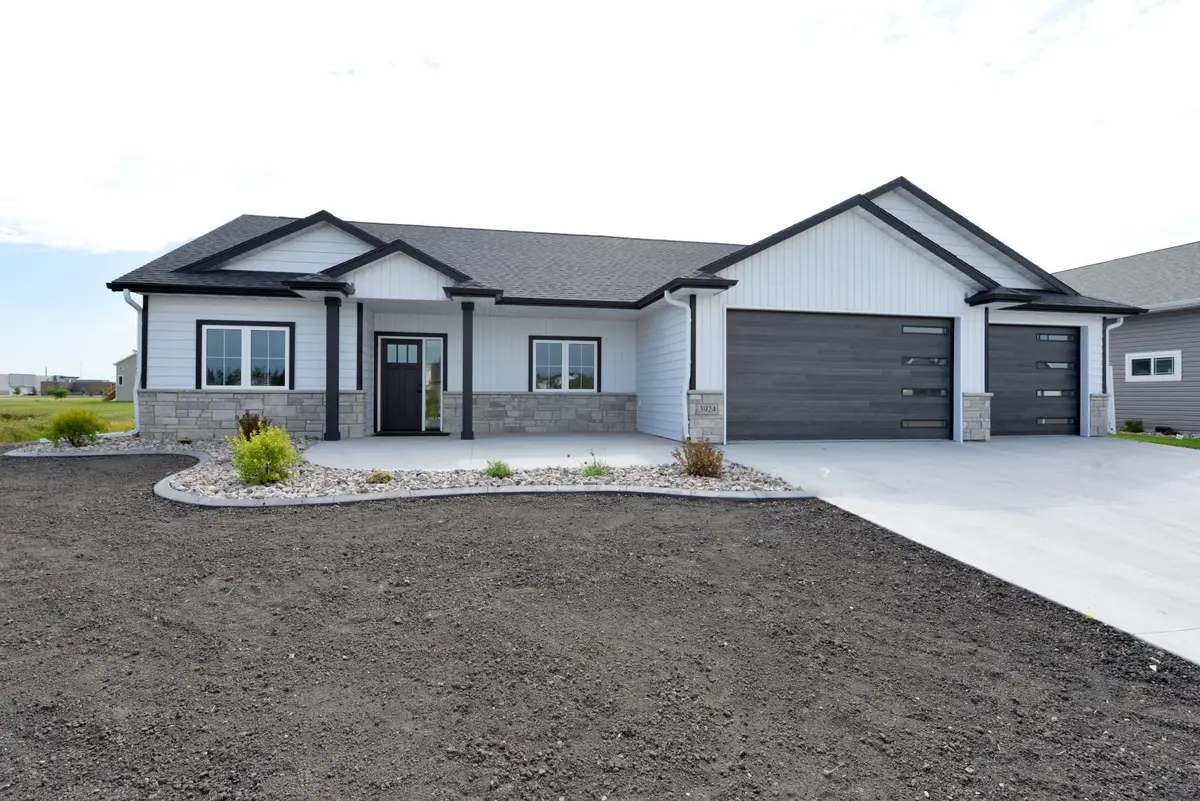 3924 49th Avenue S, Fargo, ND 58104 - Image #1