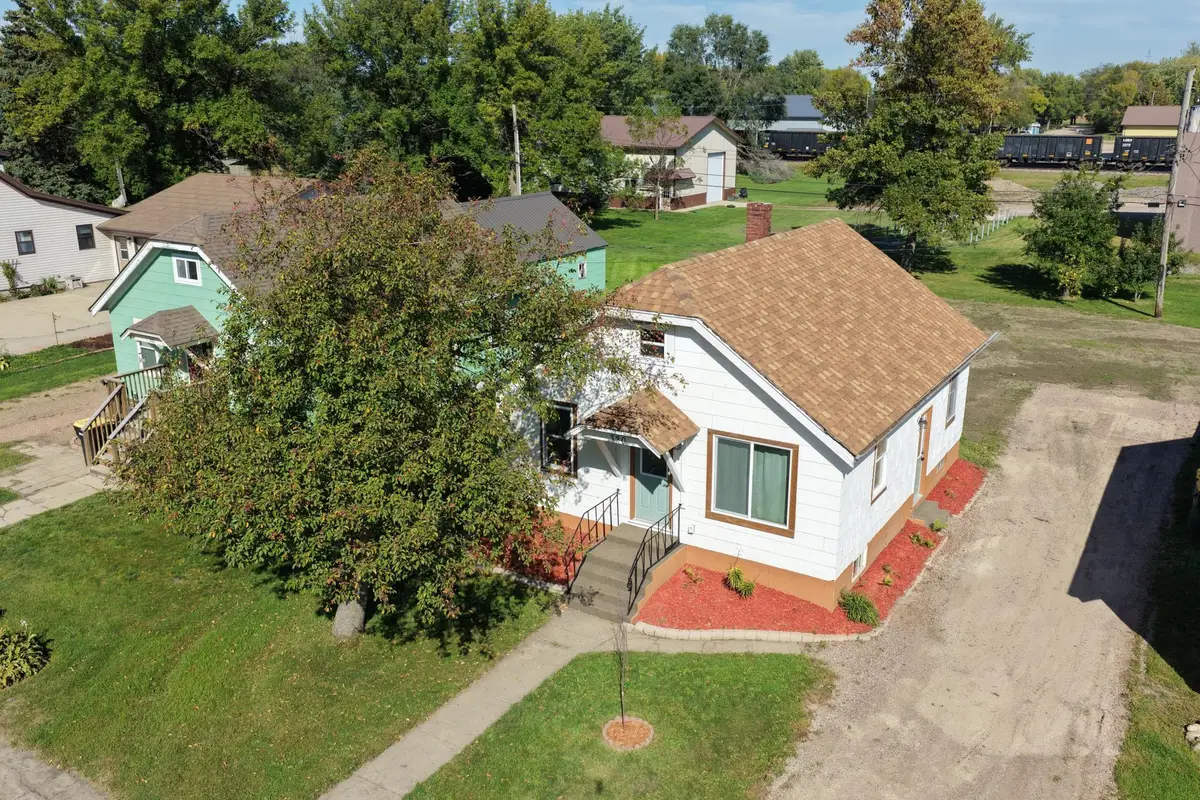 320 Dupont Avenue Nw, Renville, MN 56284 - Image #1