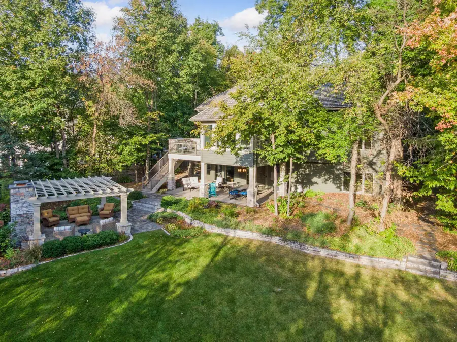 8673 Sherwood Bluff, Eden Prairie, MN 55347 - Image #2